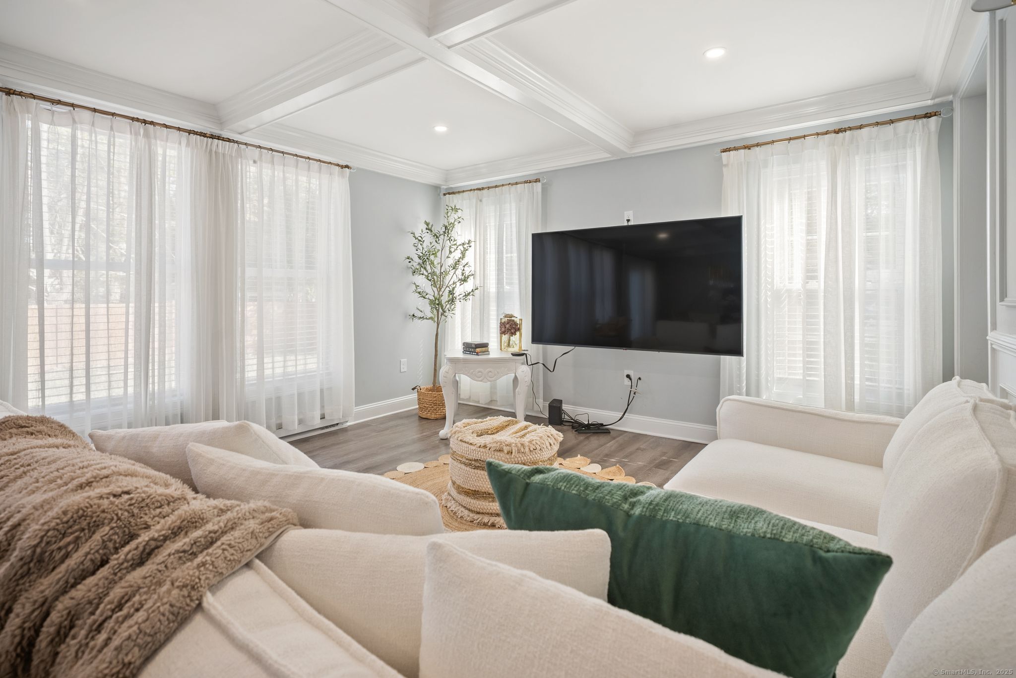 48 Suffolk Drive East Hartford CT 06118