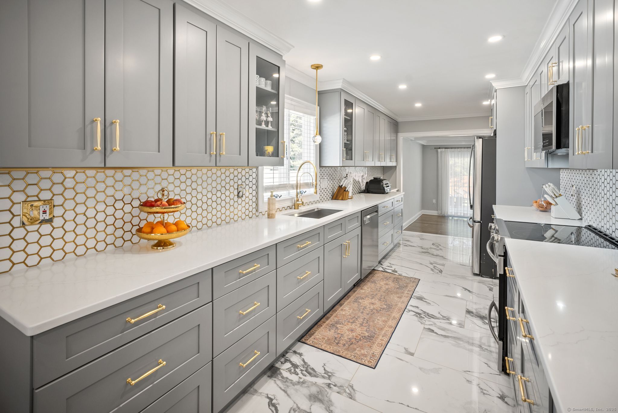 48 Suffolk Drive East Hartford CT 06118