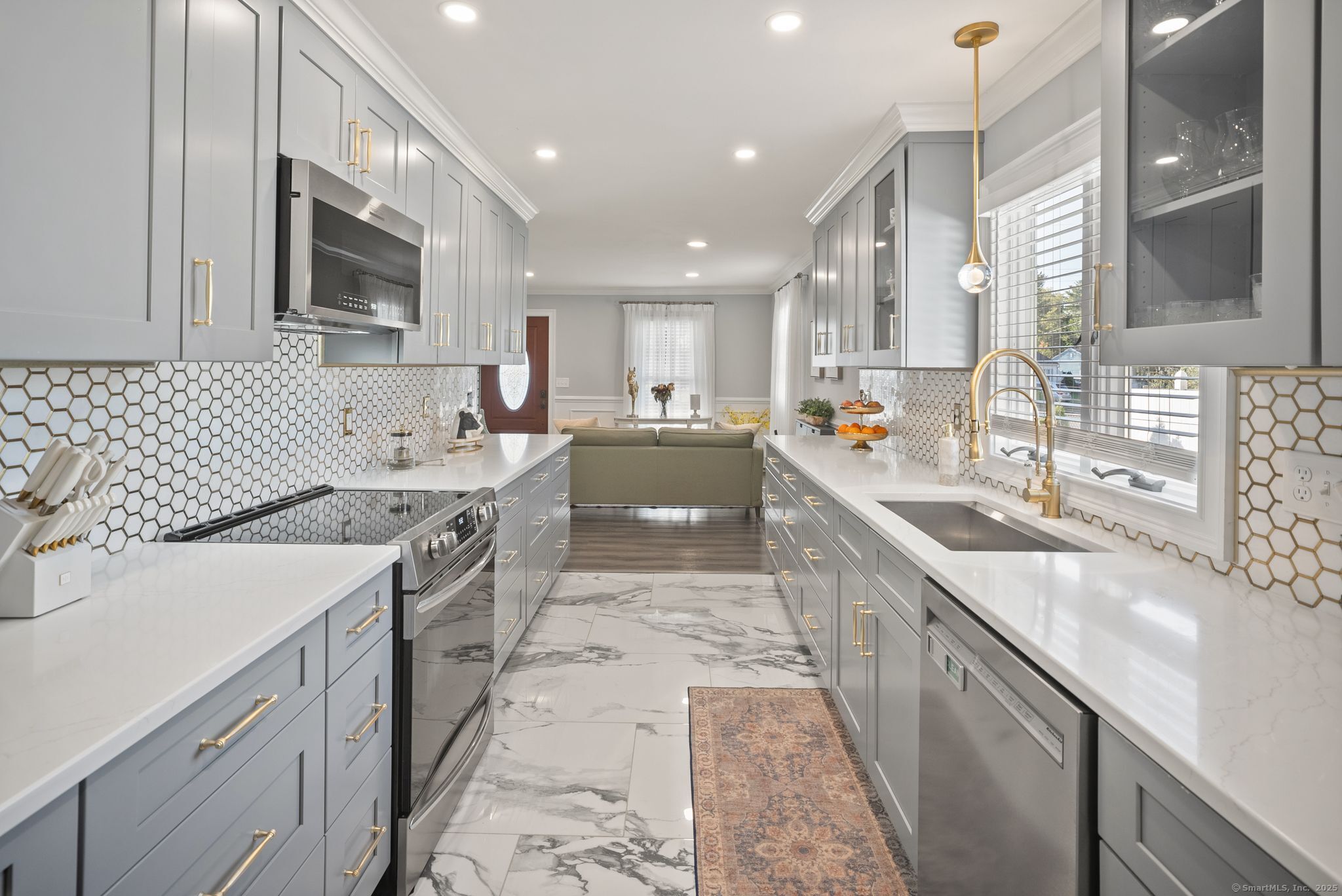 48 Suffolk Drive East Hartford CT 06118