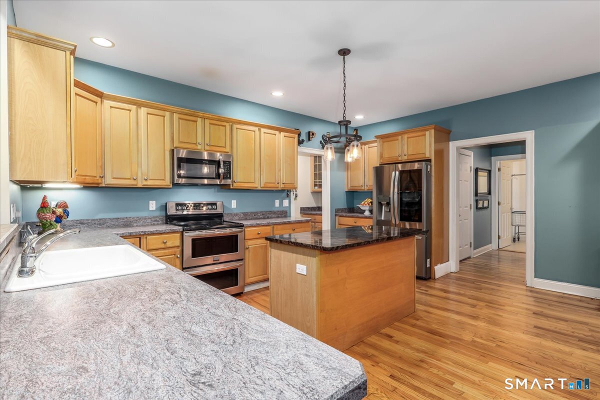 6 Horizon Court Monroe CT 06468
