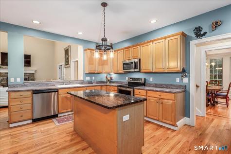 6 Horizon Court Monroe CT 06468