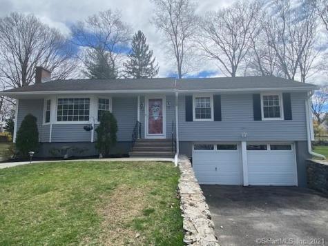52 Oakridge Road Waterbury CT 06706