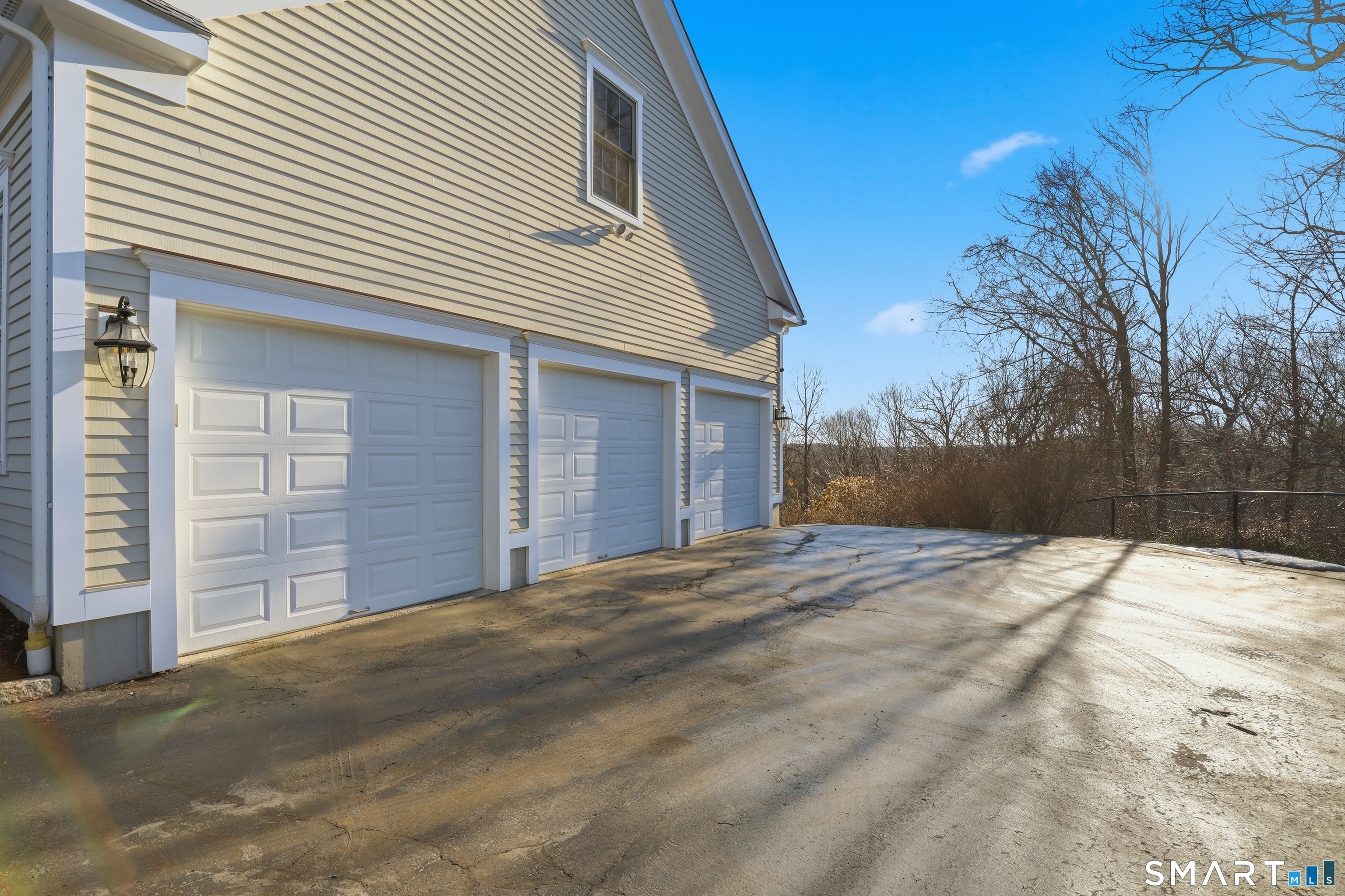 10 Briarwood Lane Newtown CT 06470