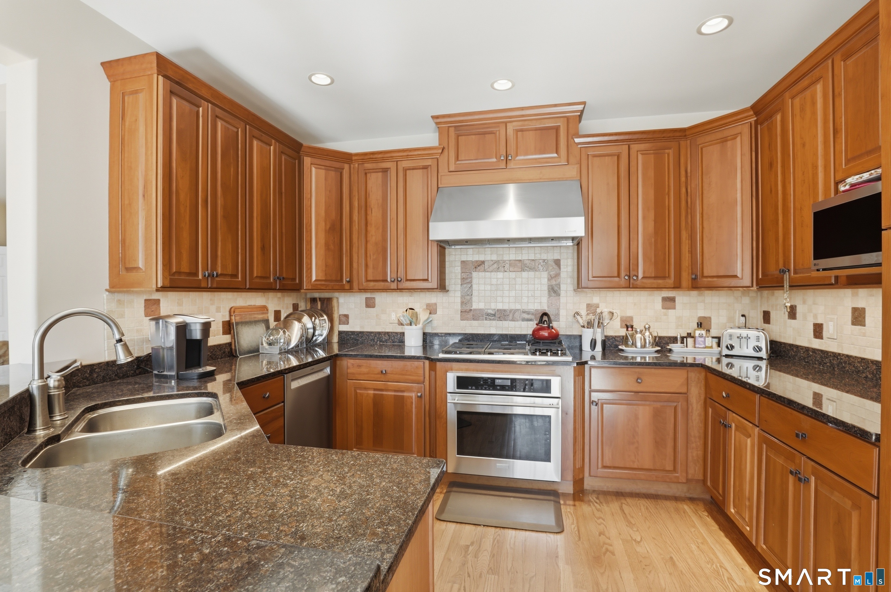 10 Briarwood Lane Newtown CT 06470