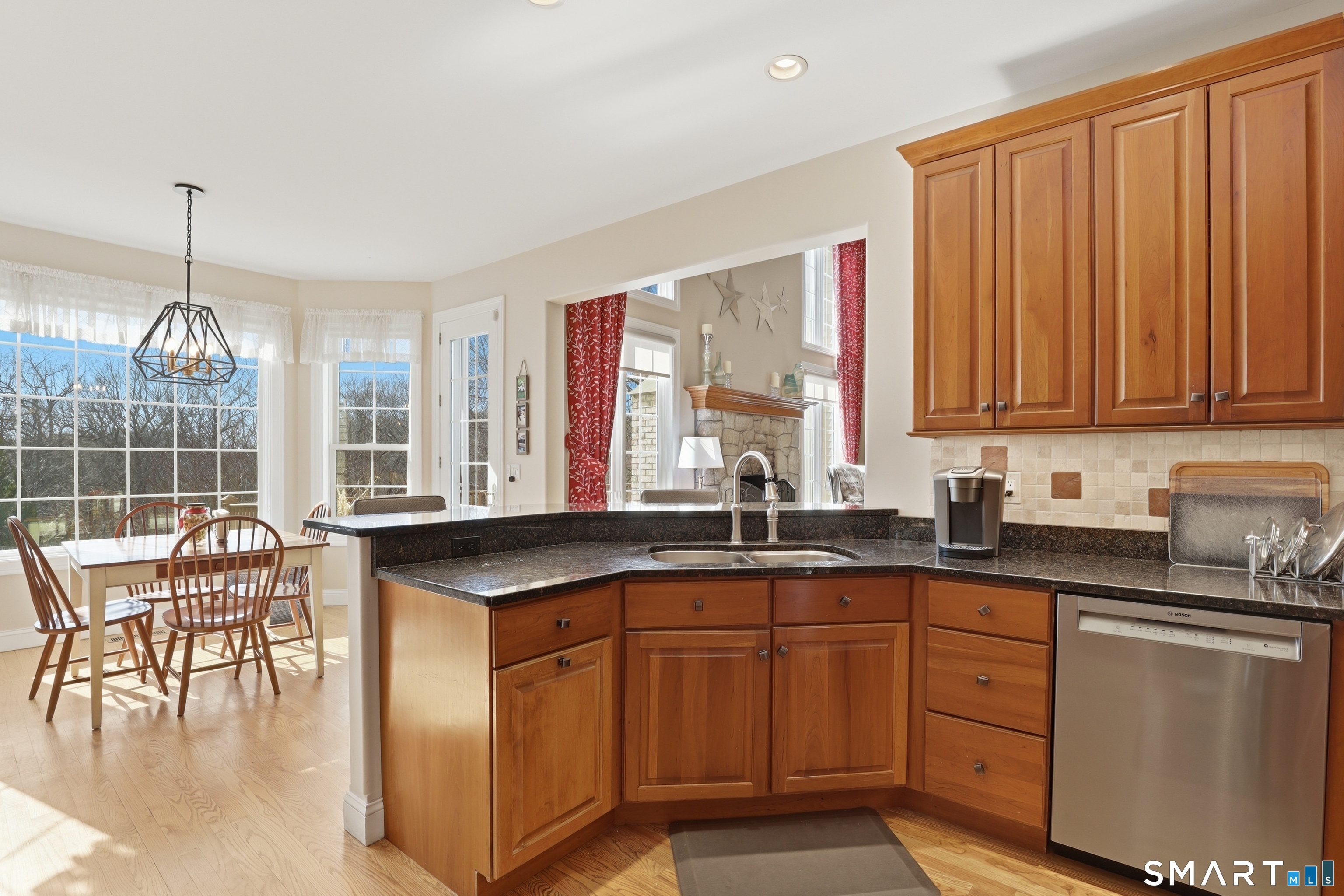 10 Briarwood Lane Newtown CT 06470