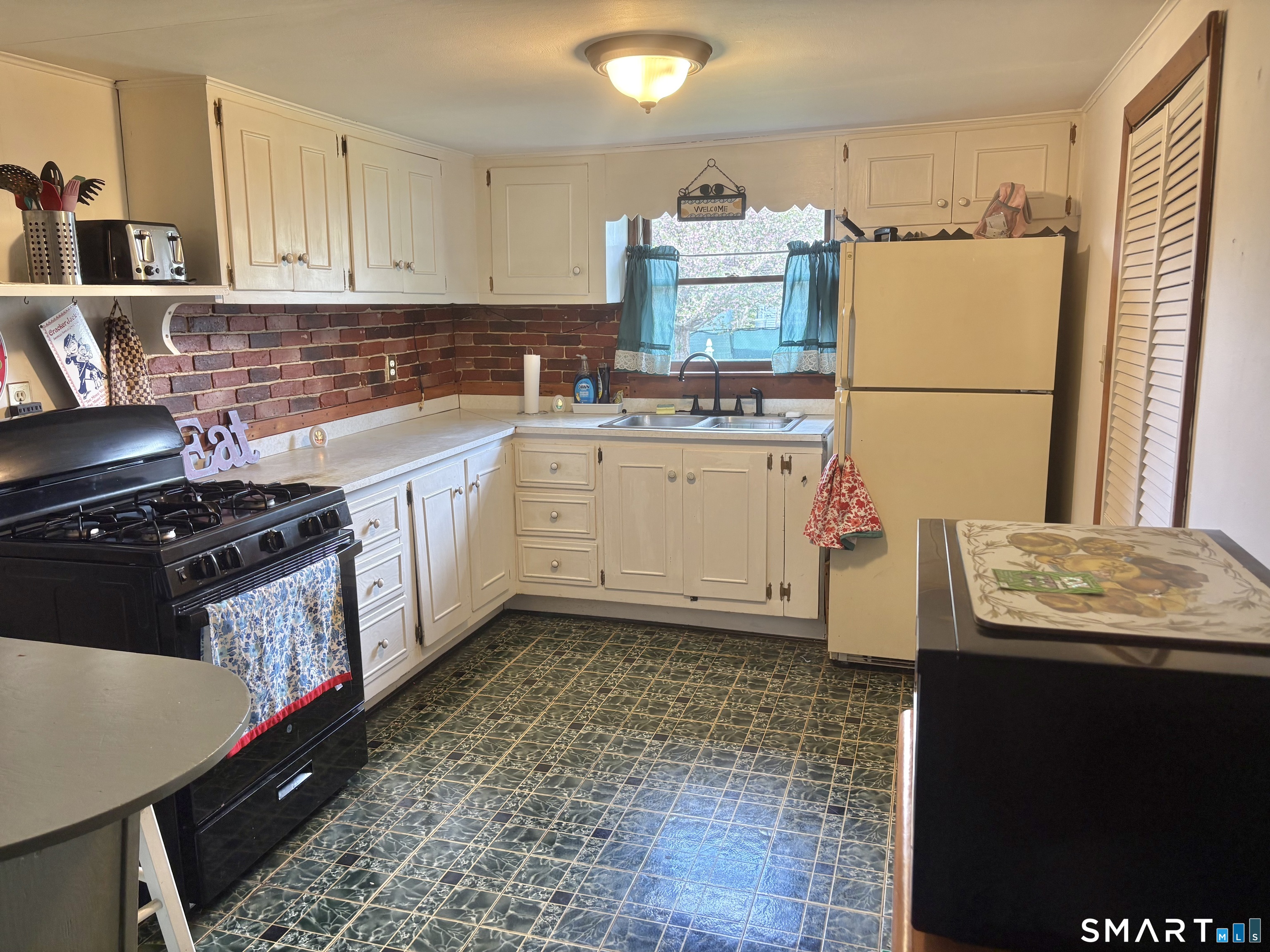 21 Friendship Street Norwich CT 06360