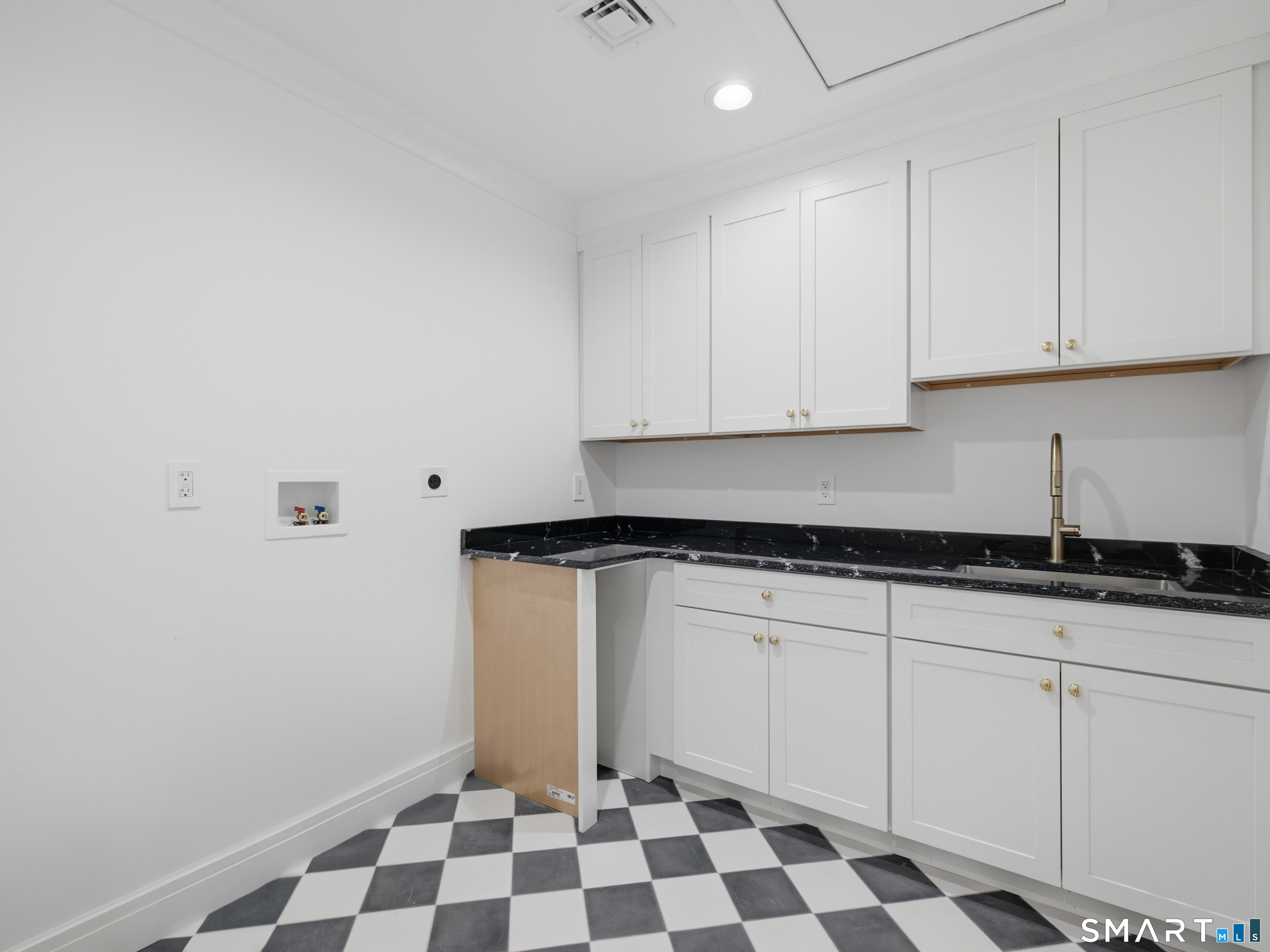 11 Old Farm Drive West Hartford CT 06107