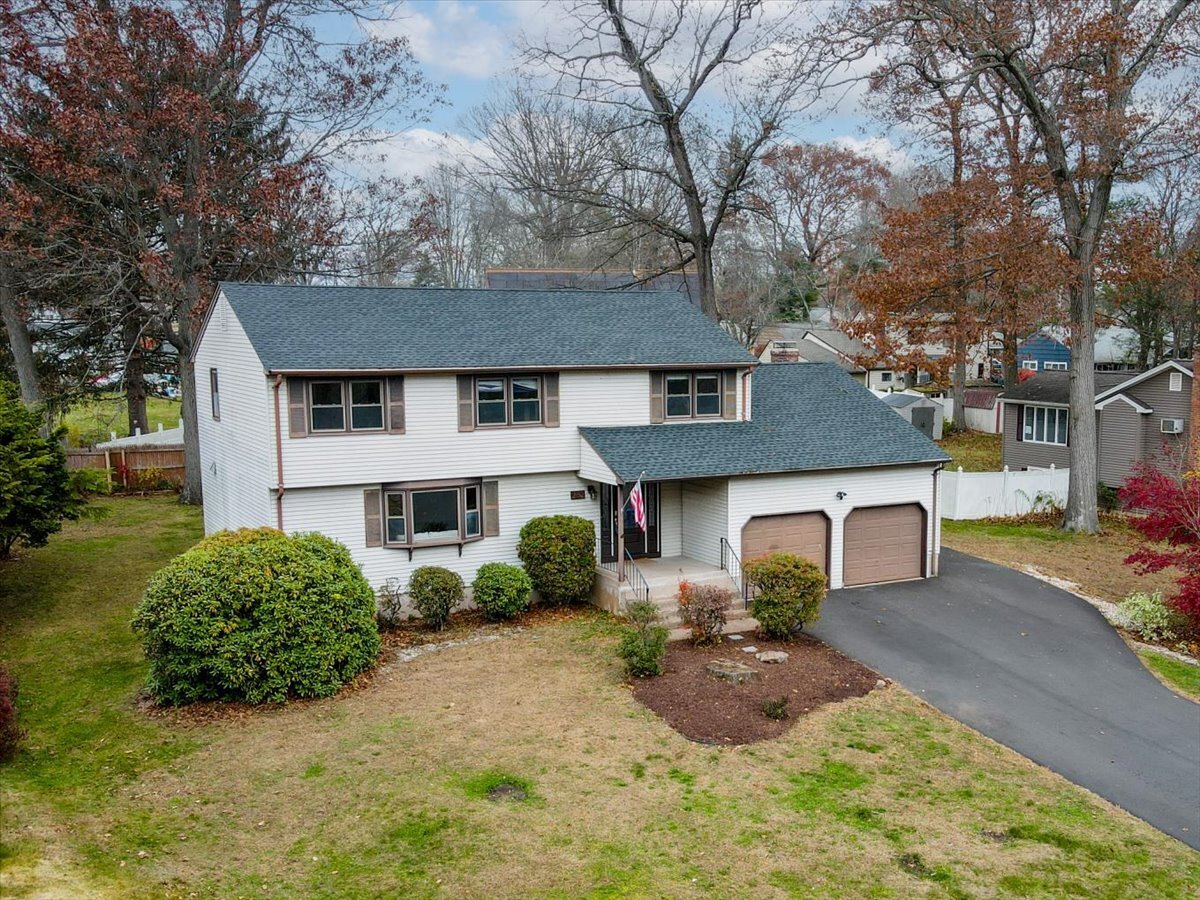 252 Woodmont Drive East Hartford CT 06118