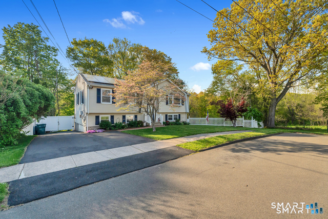 19 Robertson Drive Hamden CT 06518