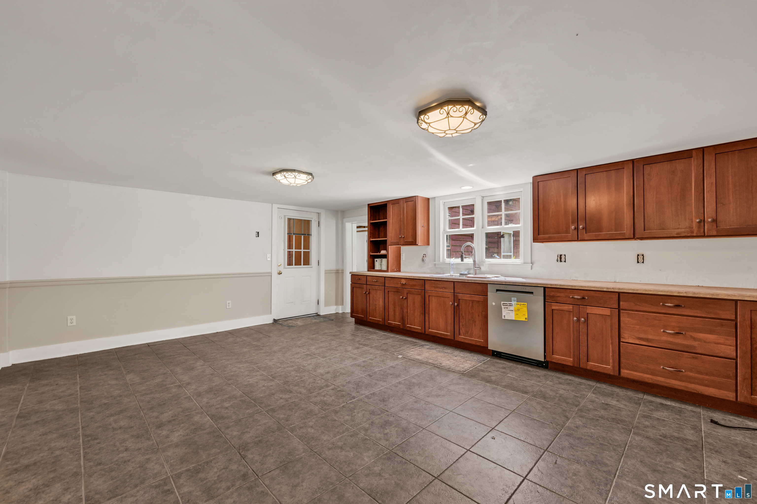 463 Pearl Lake Rd Road Waterbury CT 06706