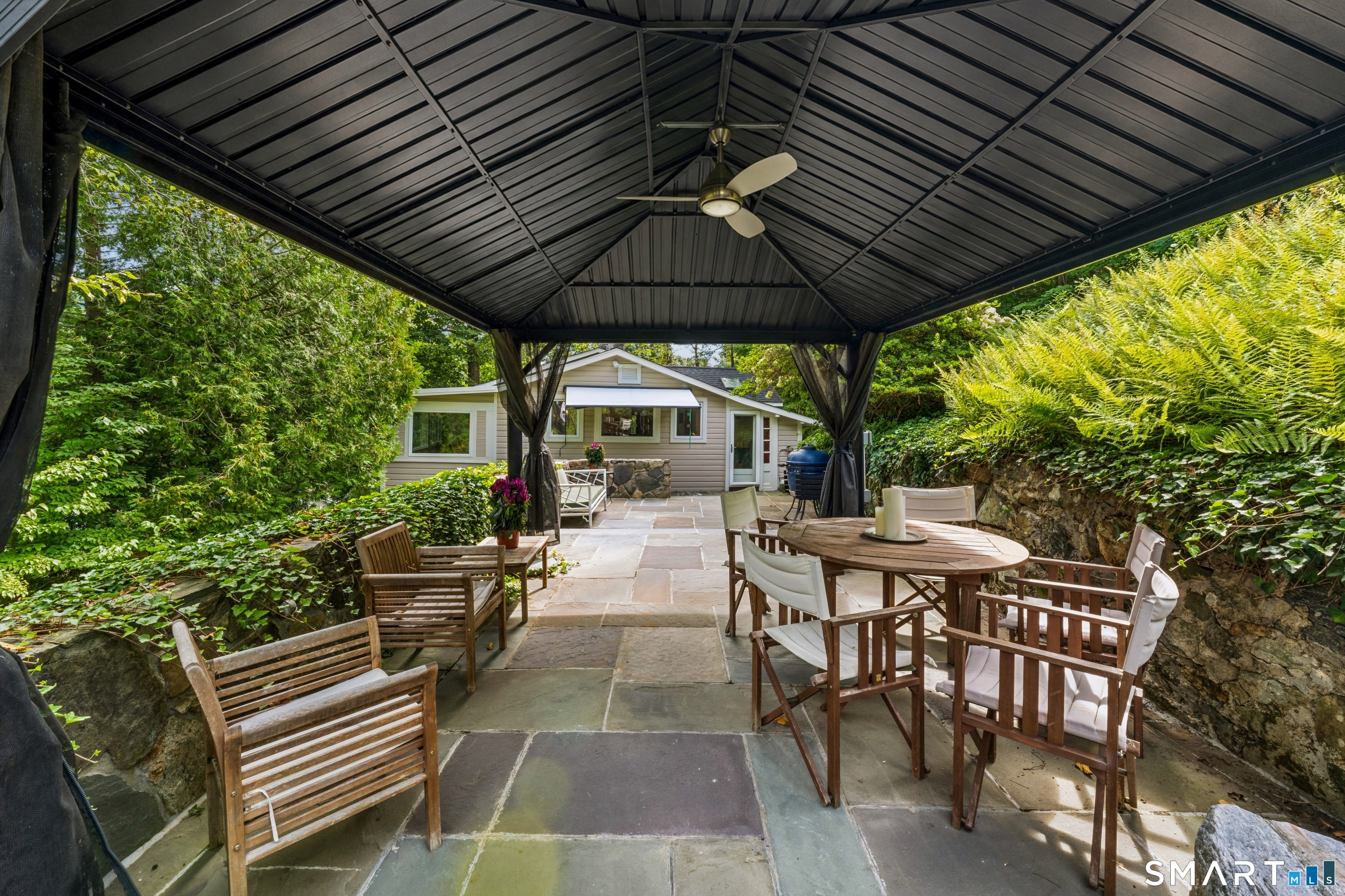 1 Algonquin Trail Newtown CT 06482