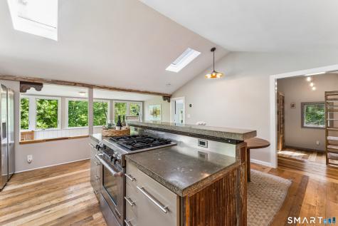 1 Algonquin Trail Newtown CT 06482