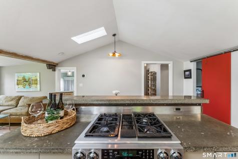 1 Algonquin Trail Newtown CT 06482