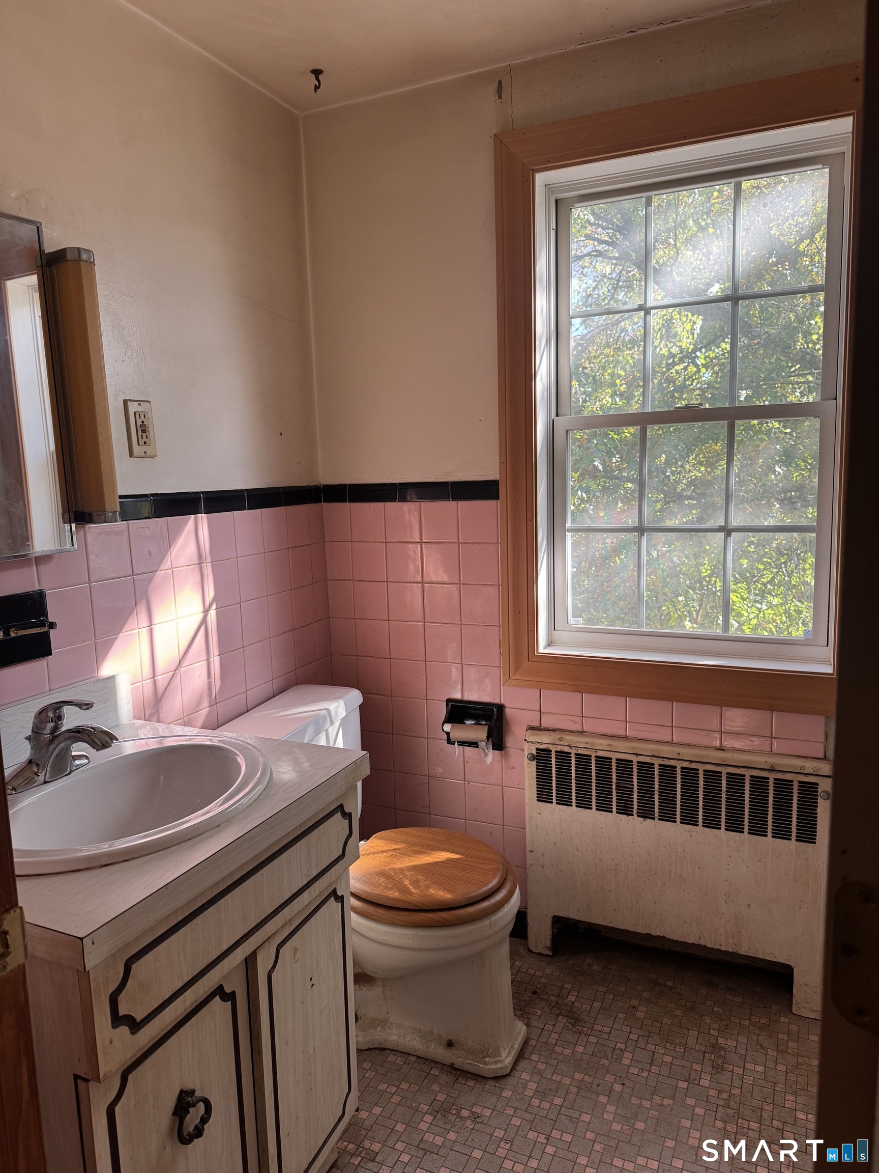 59 East Wintonbury Avenue Bloomfield CT 06002