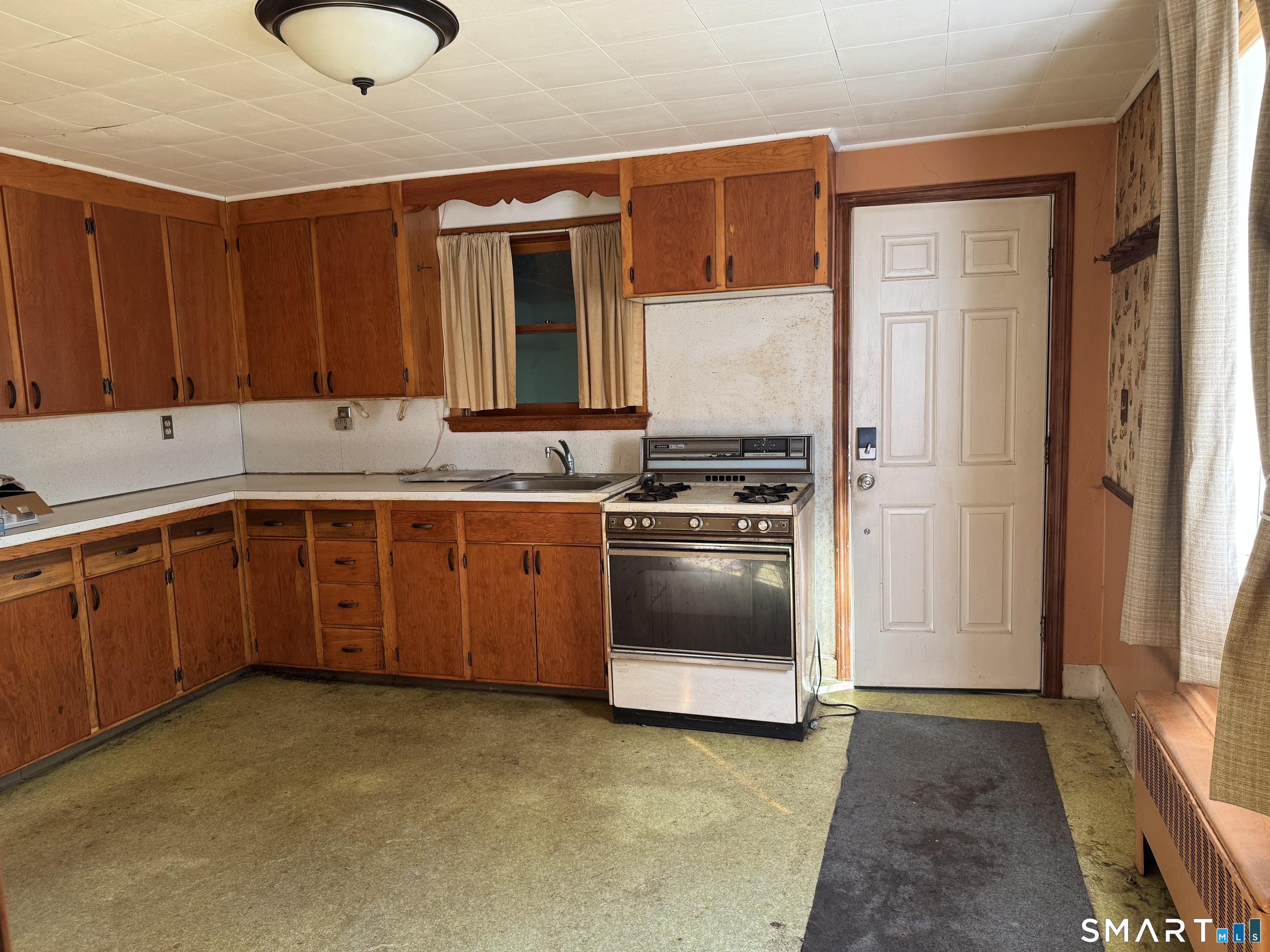 59 East Wintonbury Avenue Bloomfield CT 06002