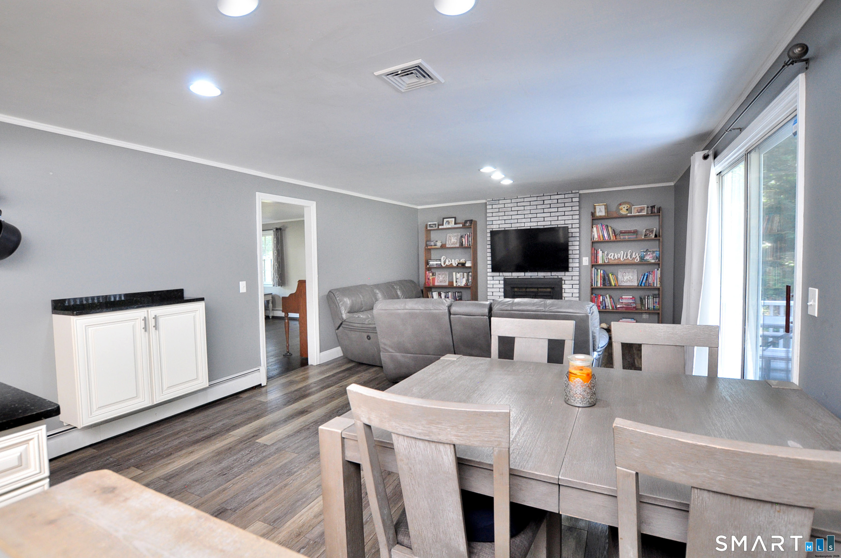 23 Kingsbridge Avon CT 06001