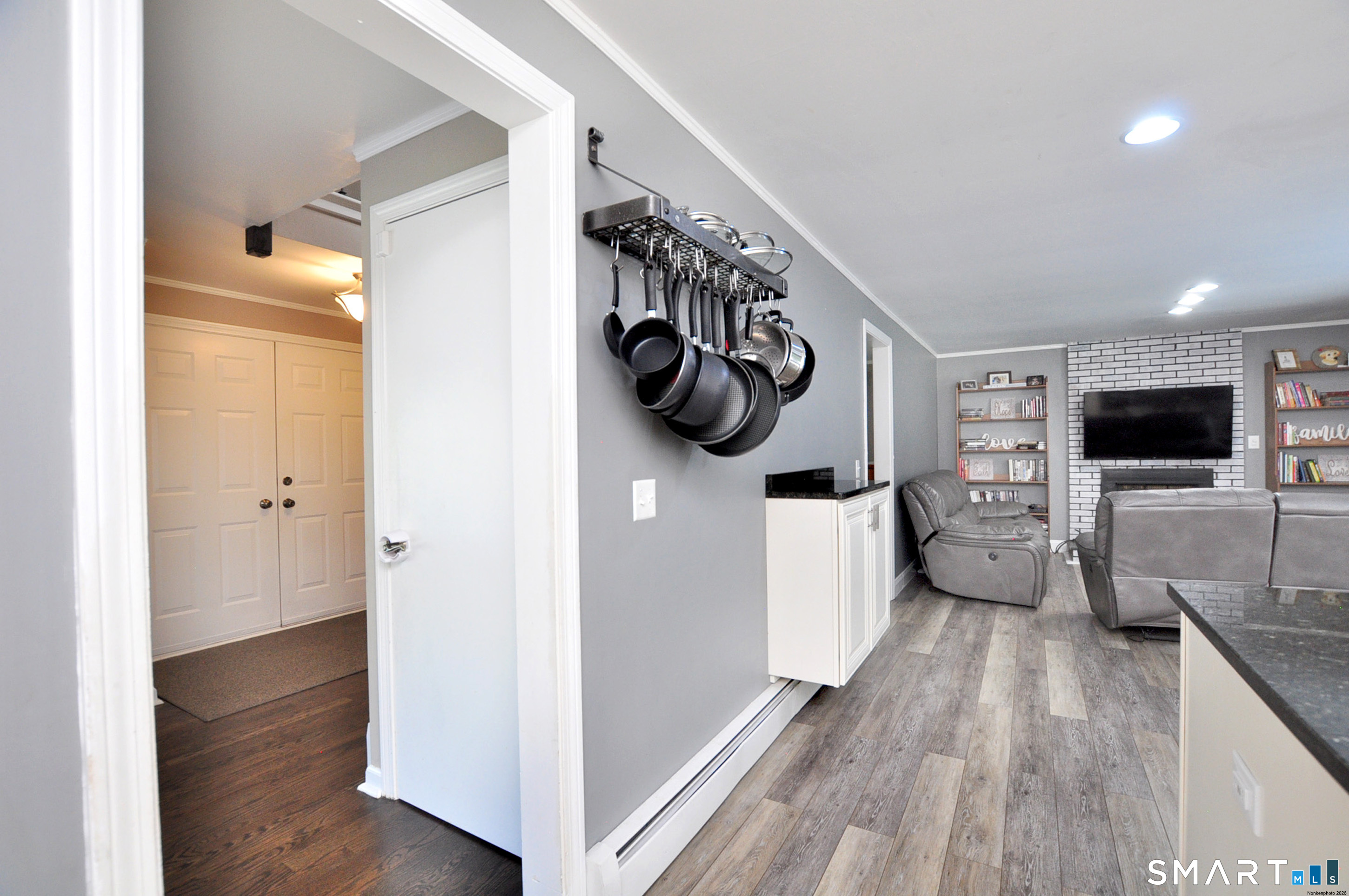 23 Kingsbridge Avon CT 06001