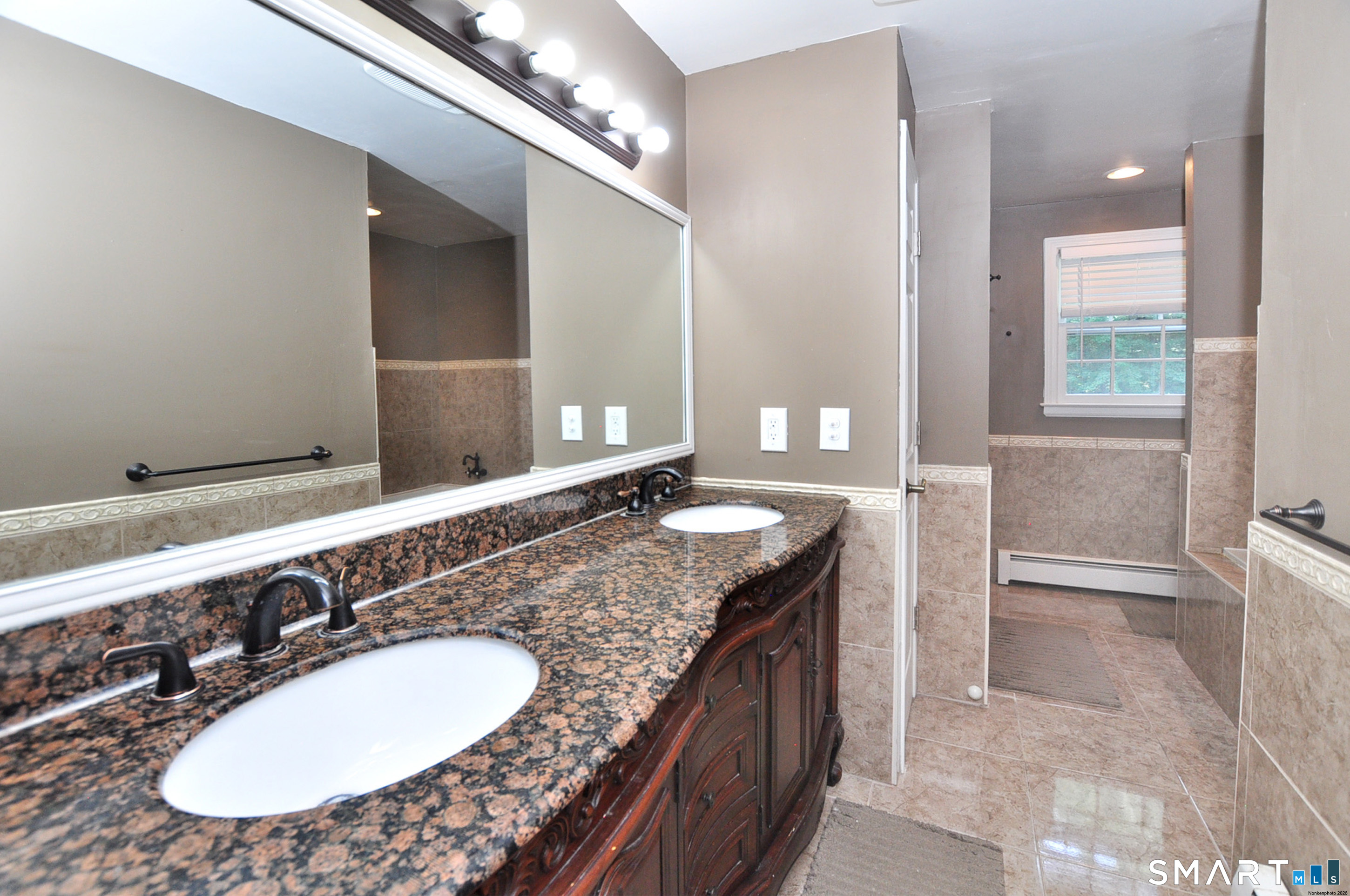 23 Kingsbridge Avon CT 06001