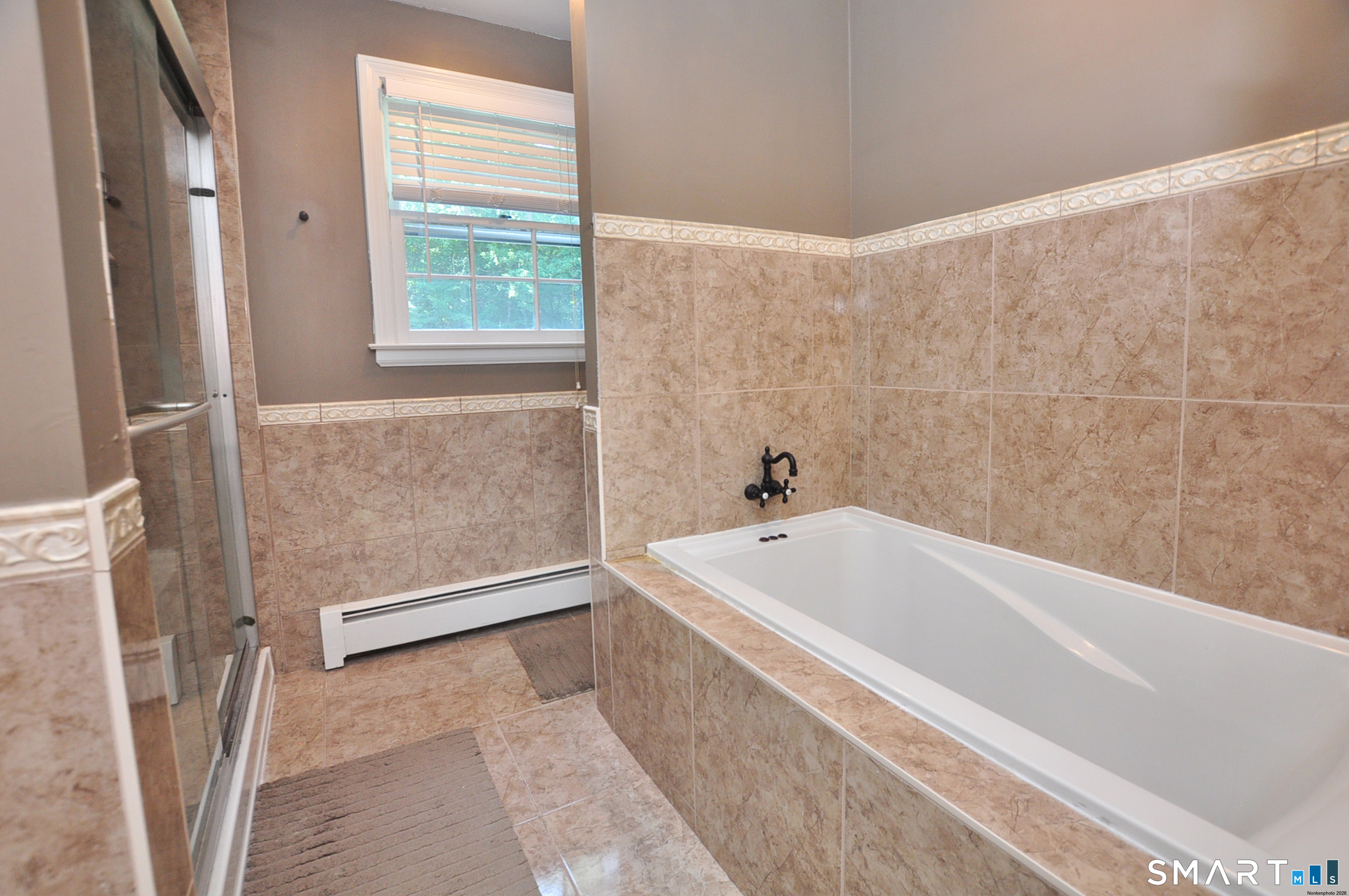 23 Kingsbridge Avon CT 06001