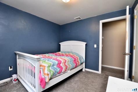 23 Kingsbridge Avon CT 06001
