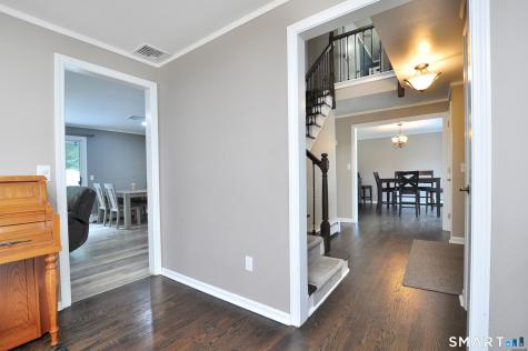 23 Kingsbridge Avon CT 06001