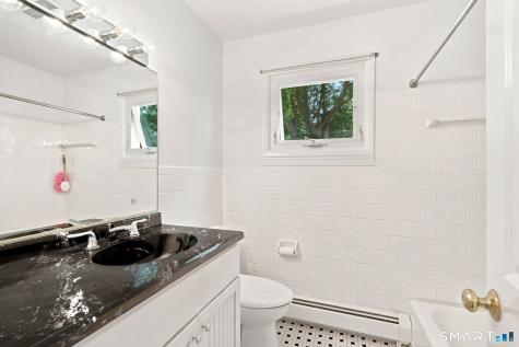 206 Beatrice Drive West Haven CT 06516