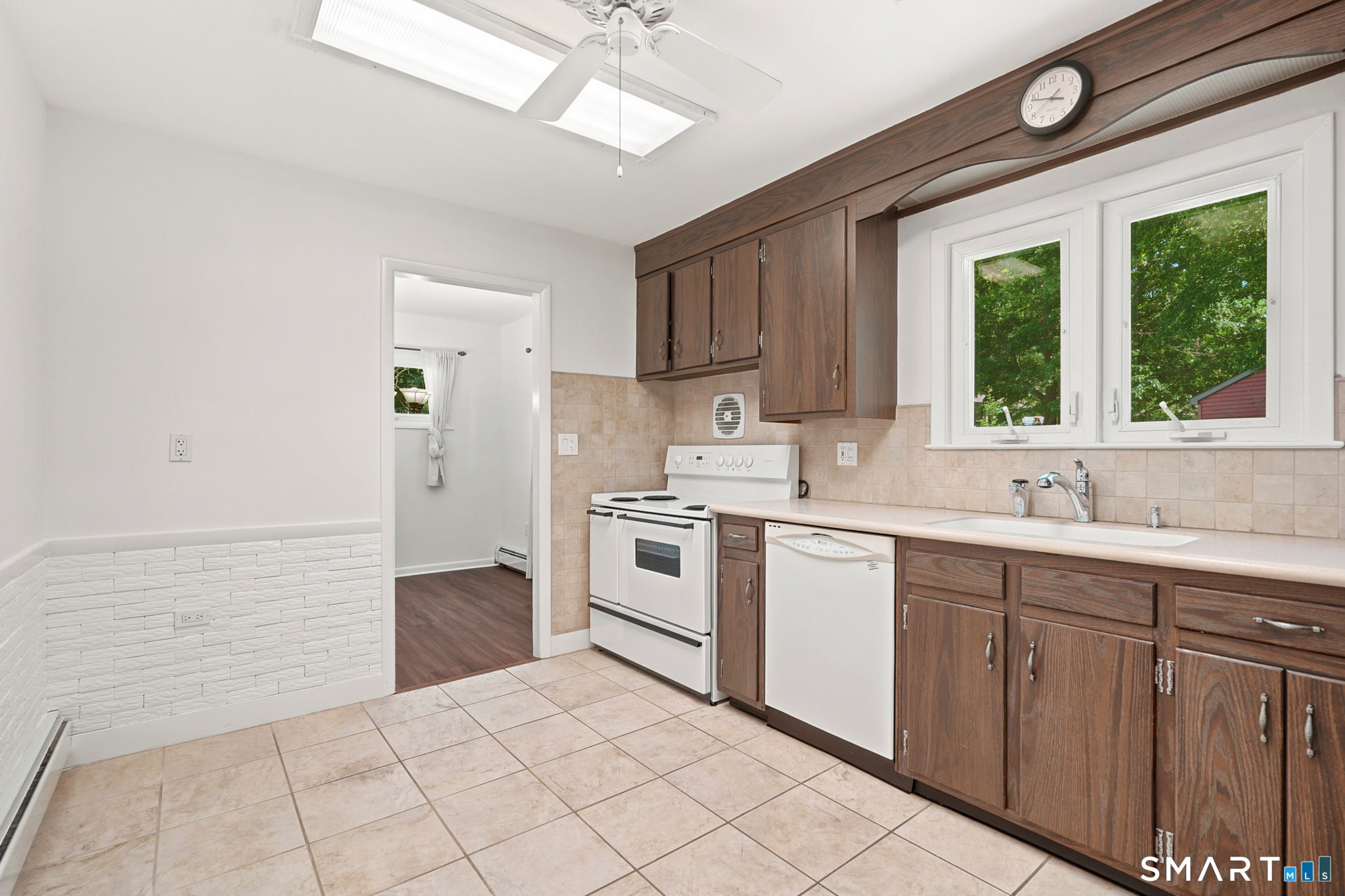 206 Beatrice Drive West Haven CT 06516
