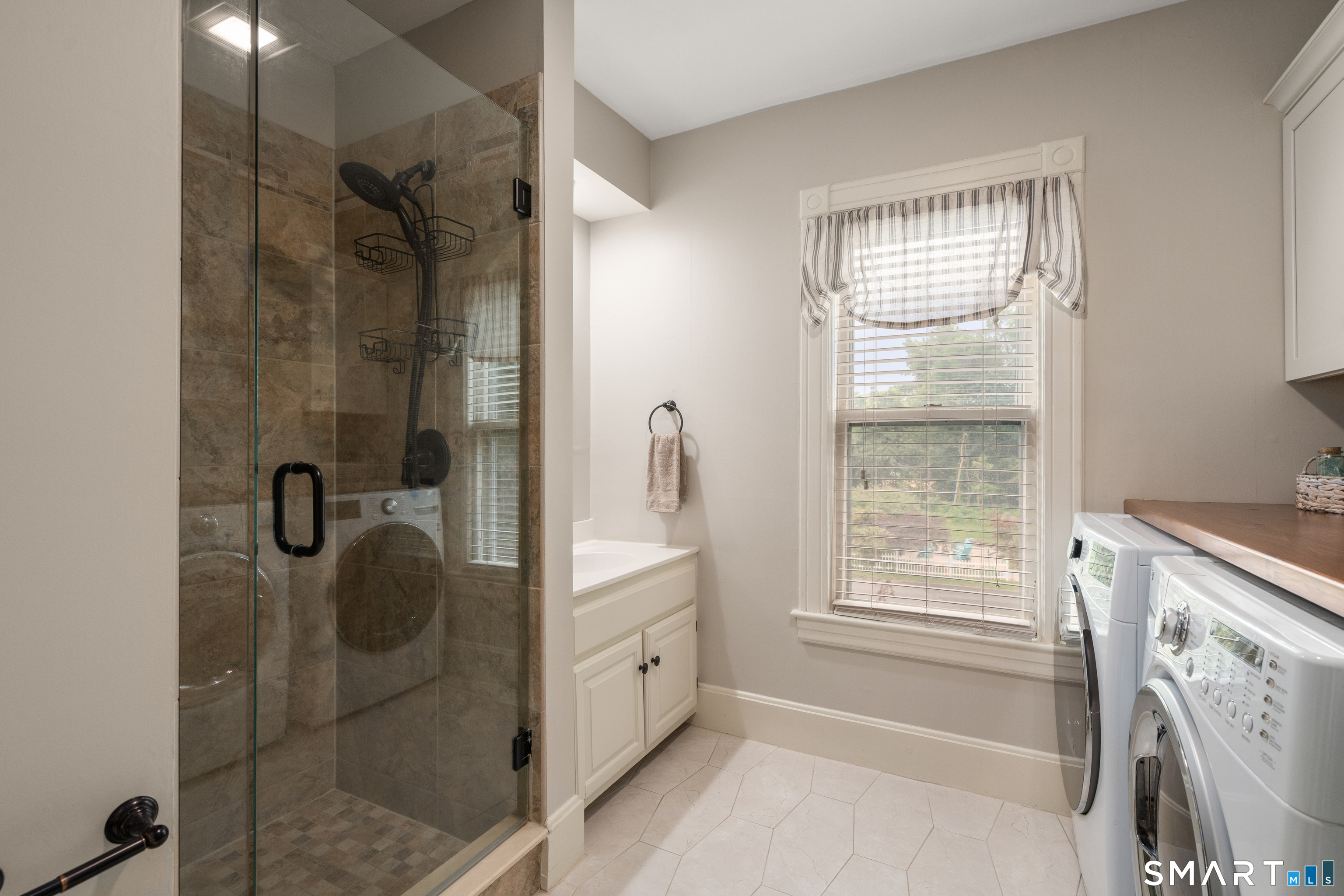 266 North Main Street Suffield CT 06078