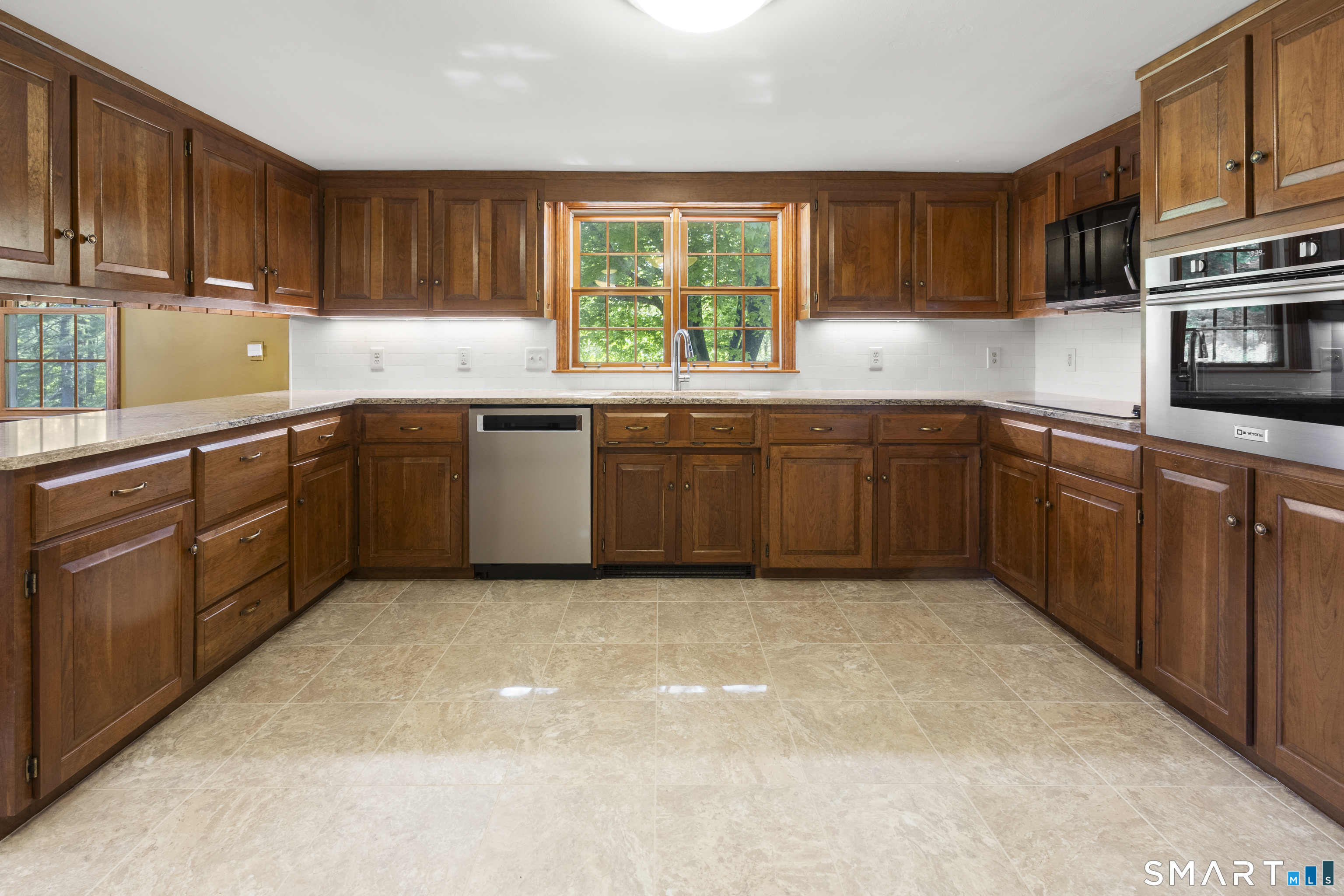 1645 Route 169 Woodstock CT 06281