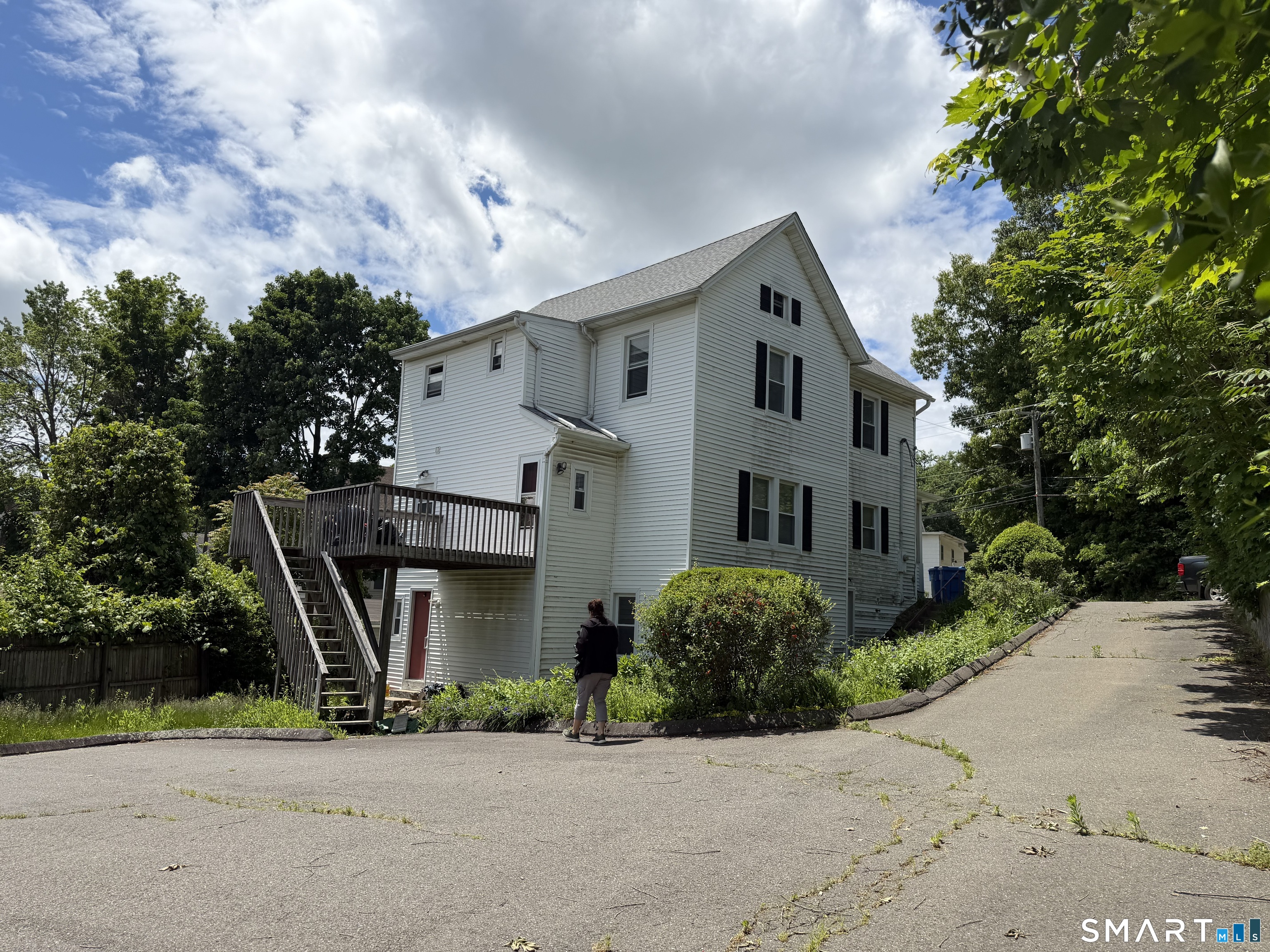 472 West Street Bristol CT 06010
