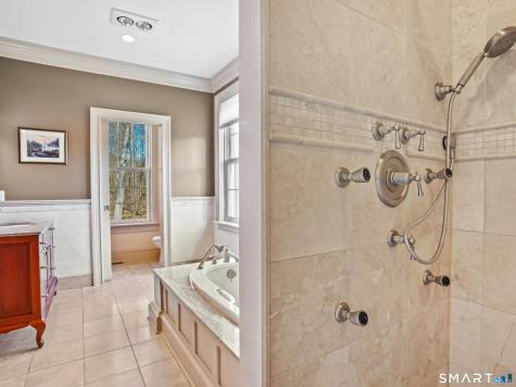 15 Shire Court Cheshire CT 06410