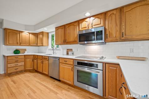 31 Grant Drive Avon CT 06001