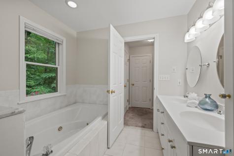 31 Grant Drive Avon CT 06001