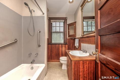 27 Gorton Street New London CT 06320