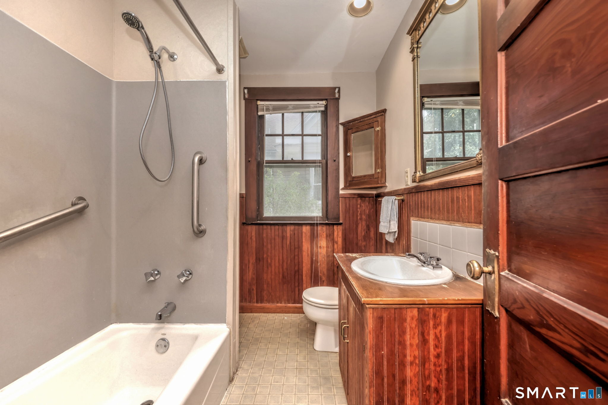 27 Gorton Street New London CT 06320