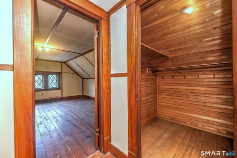 27 Gorton Street New London CT 06320
