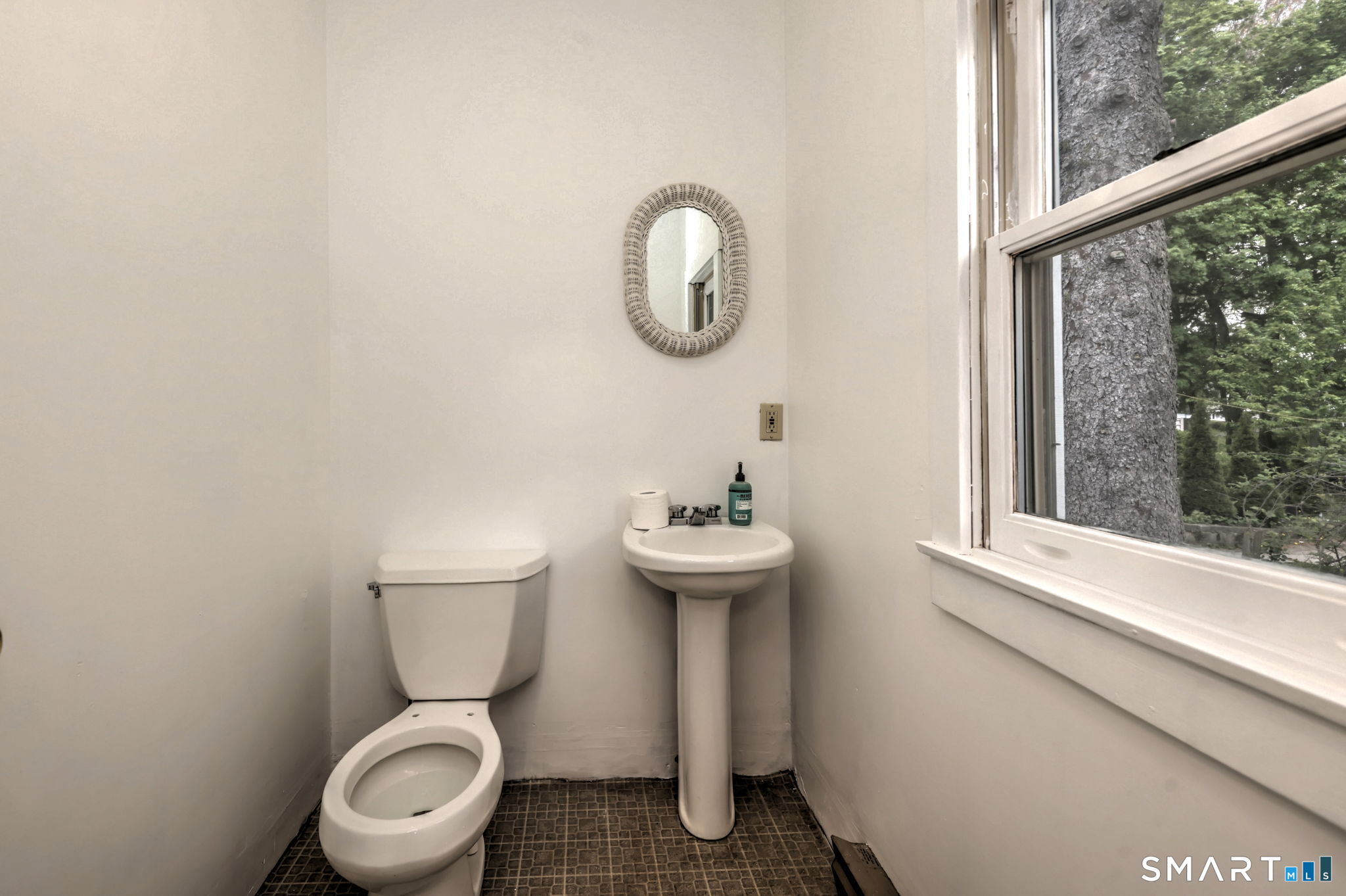 27 Gorton Street New London CT 06320