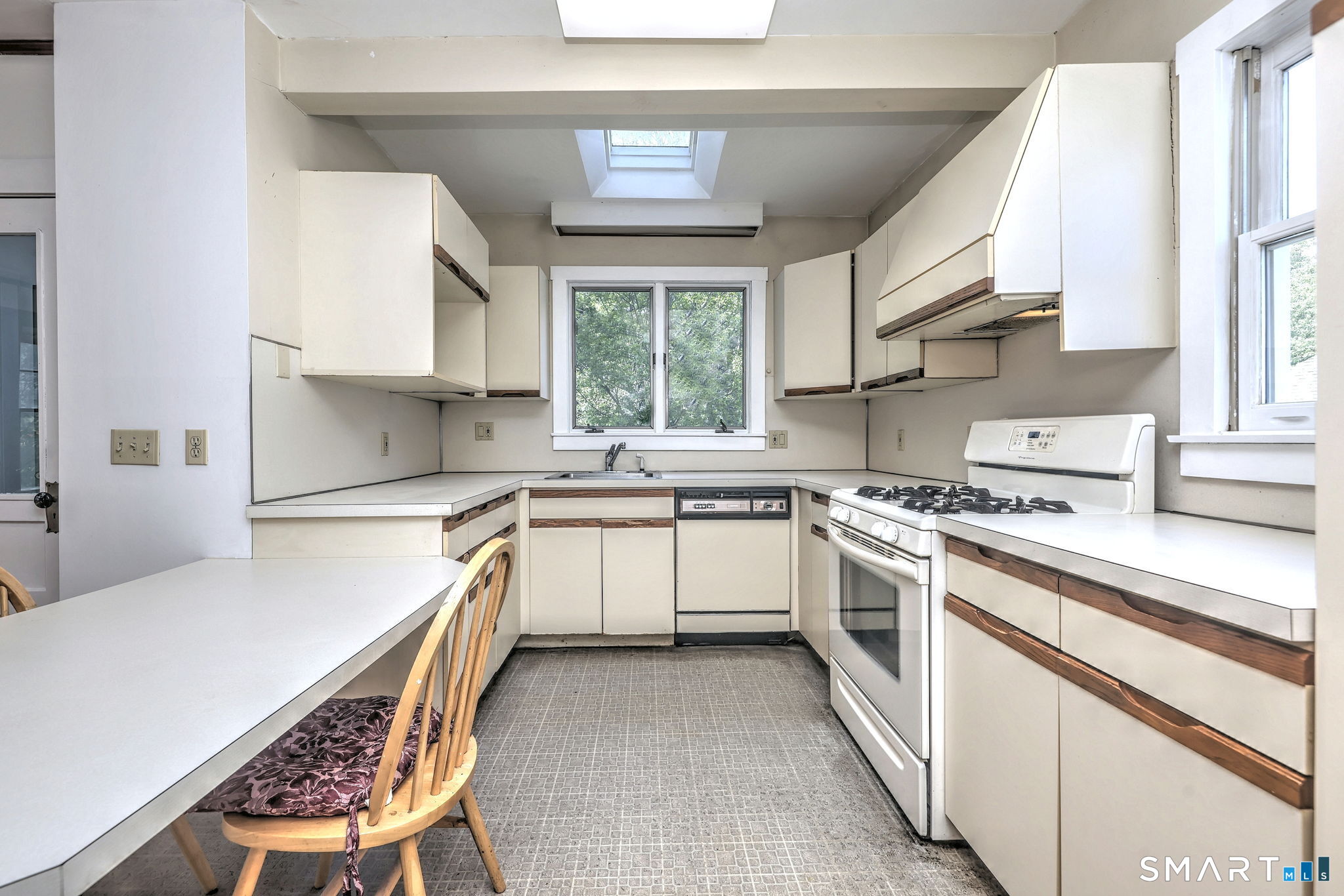 27 Gorton Street New London CT 06320