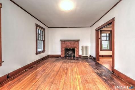 27 Gorton Street New London CT 06320