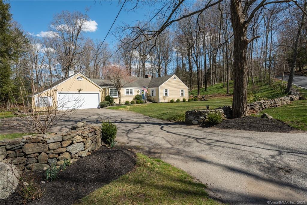 5 Taunton Lane Newtown CT 06470