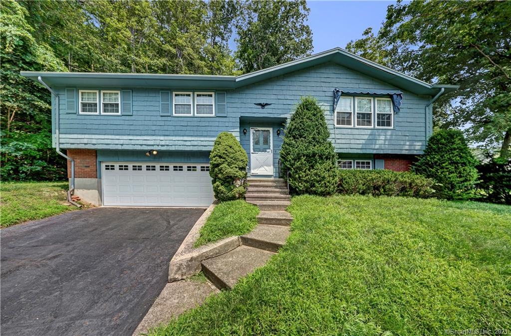 11 Hemlock Drive East Haven CT 06513