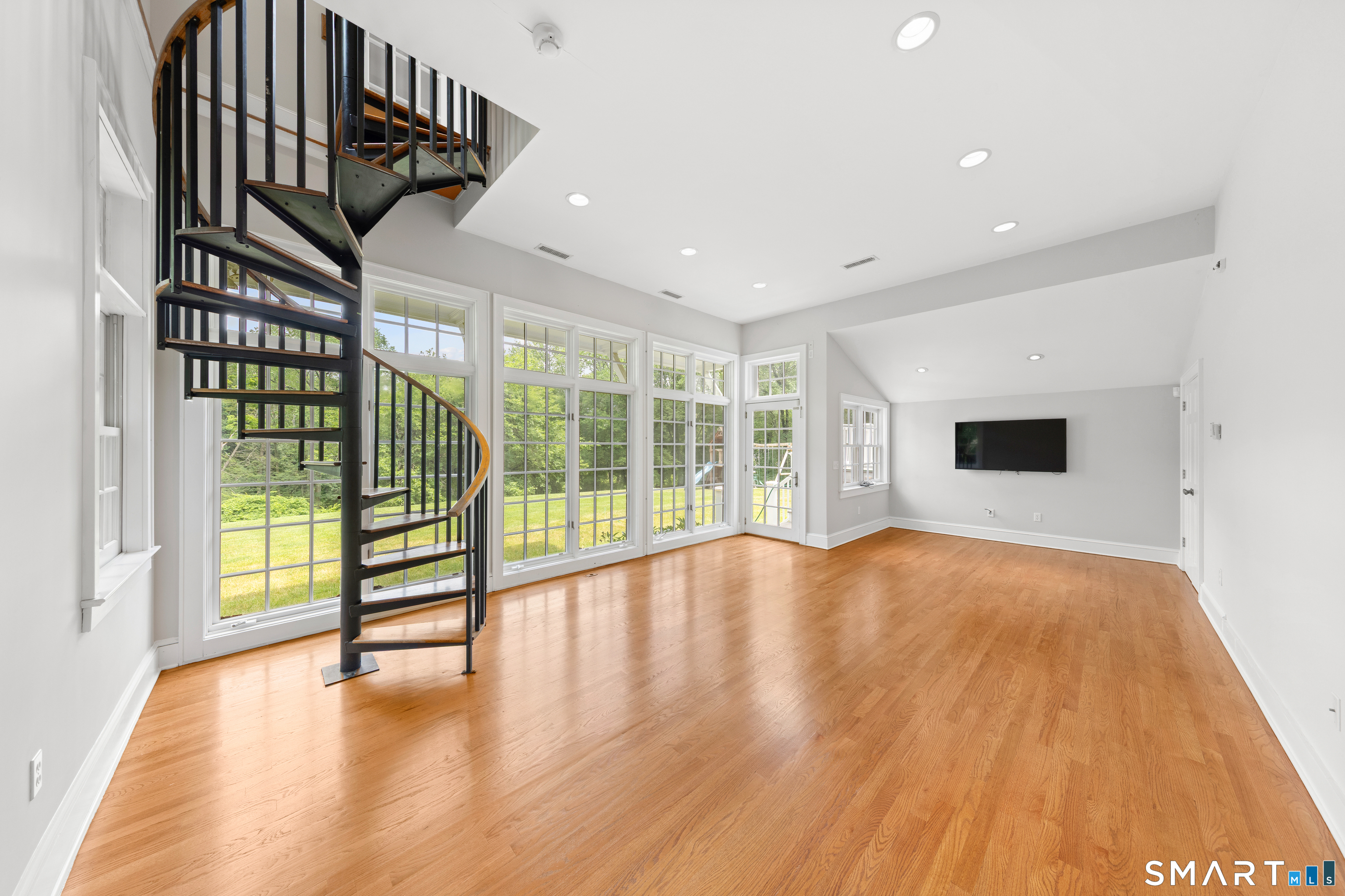 2444 Bronson Road Fairfield CT 06824