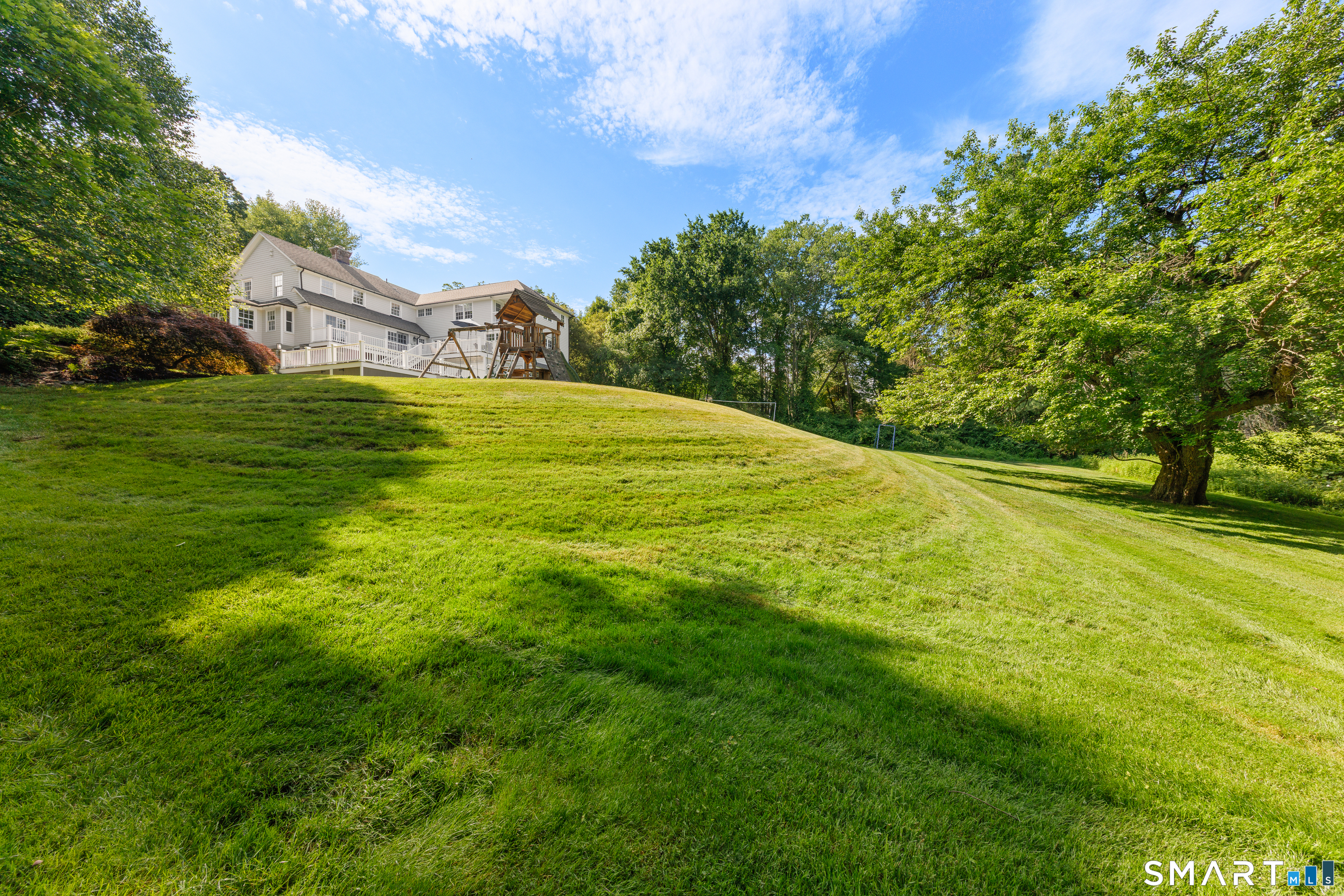2444 Bronson Road Fairfield CT 06824