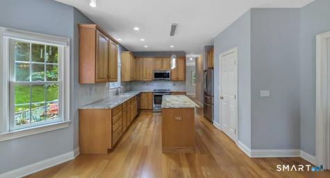 21 Cobblers Mill Road Newtown CT 06482