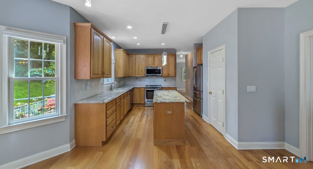 21 Cobblers Mill Road Newtown CT 06482