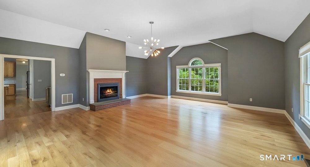 21 Cobblers Mill Road Newtown CT 06482
