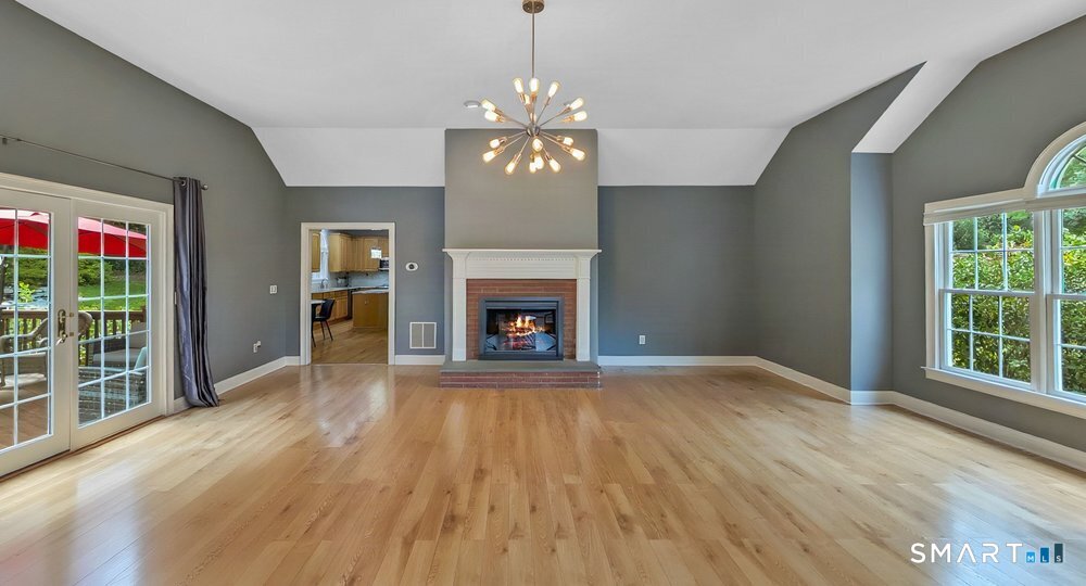 21 Cobblers Mill Road Newtown CT 06482