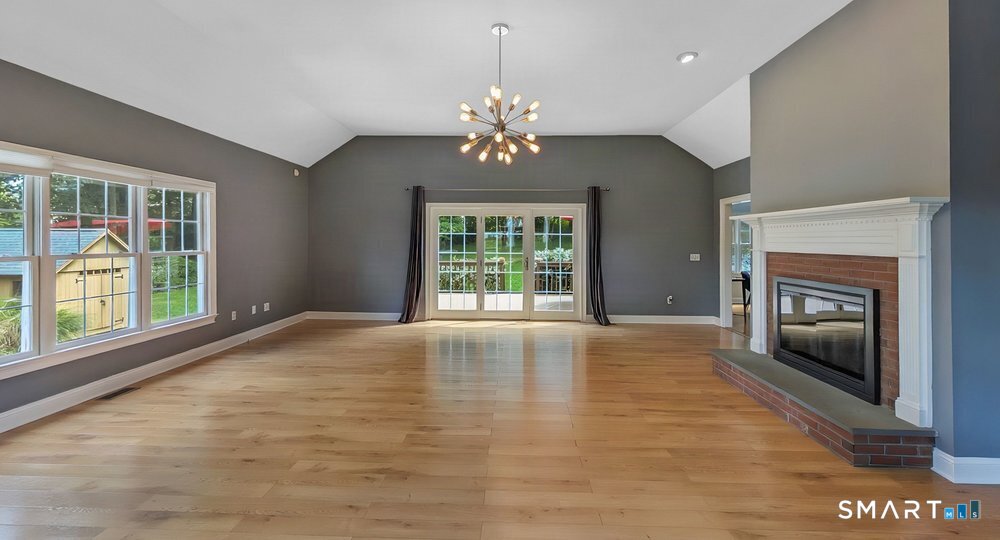 21 Cobblers Mill Road Newtown CT 06482