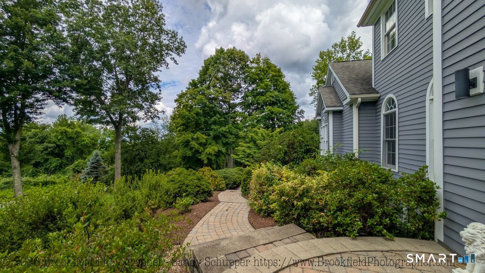 21 Cobblers Mill Road Newtown CT 06482