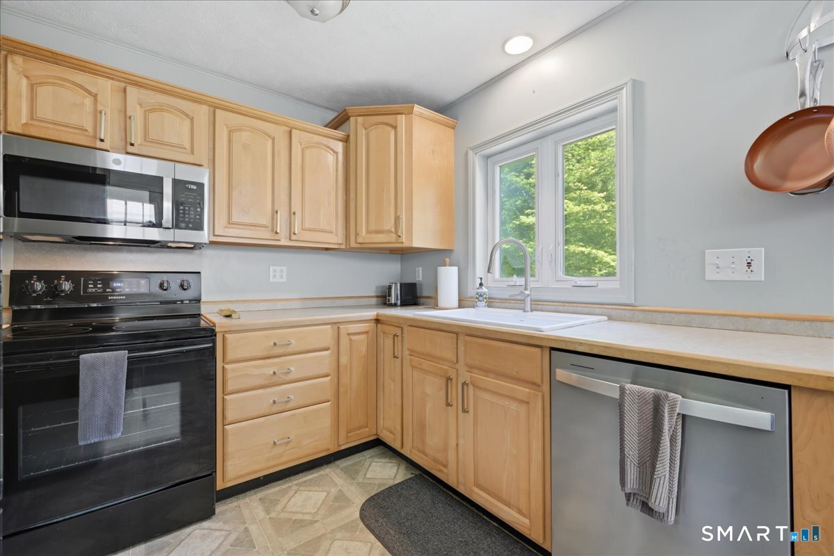 860 Long Cove Road Ledyard CT 06335